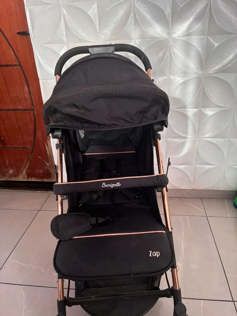 Carrinho de Bebê Burigotto Zap - Compacto e Dobrável - Foto 2