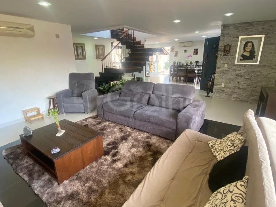 Casa de 230m² no Rio Tavares