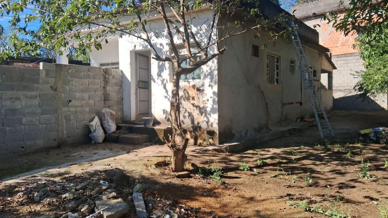 Alugo casa em queimados  - Foto 2