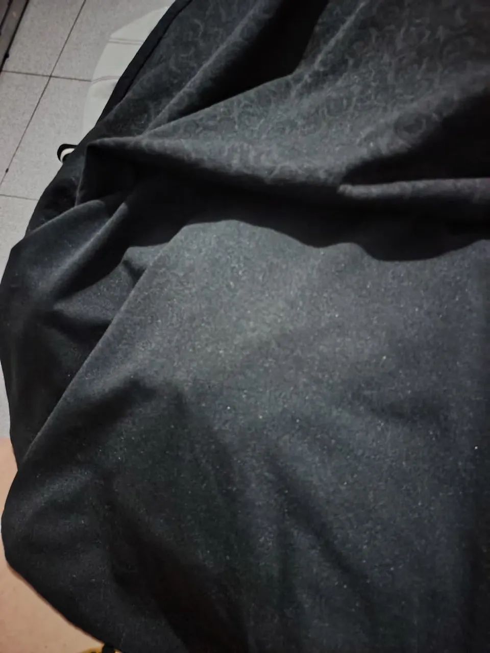 Vestido preto acinturado e de renda - Foto 4