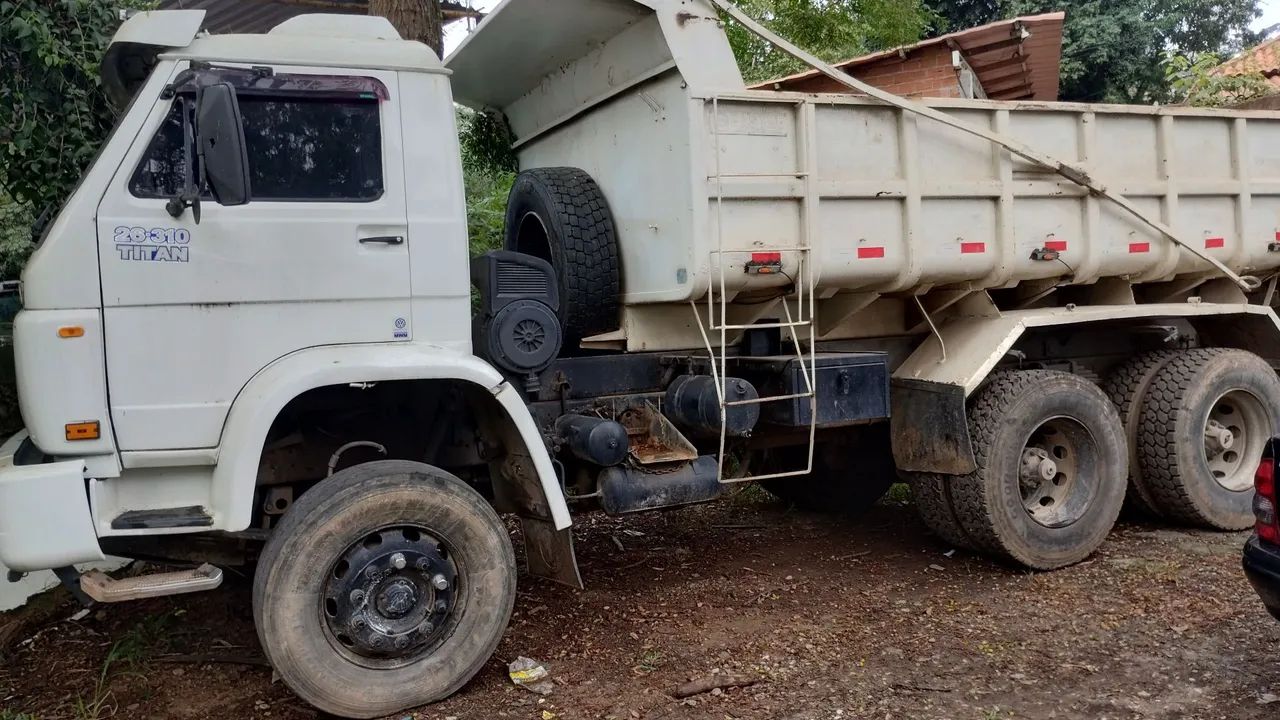 Vendo caminhão Vlw ano 2003. - Foto 5
