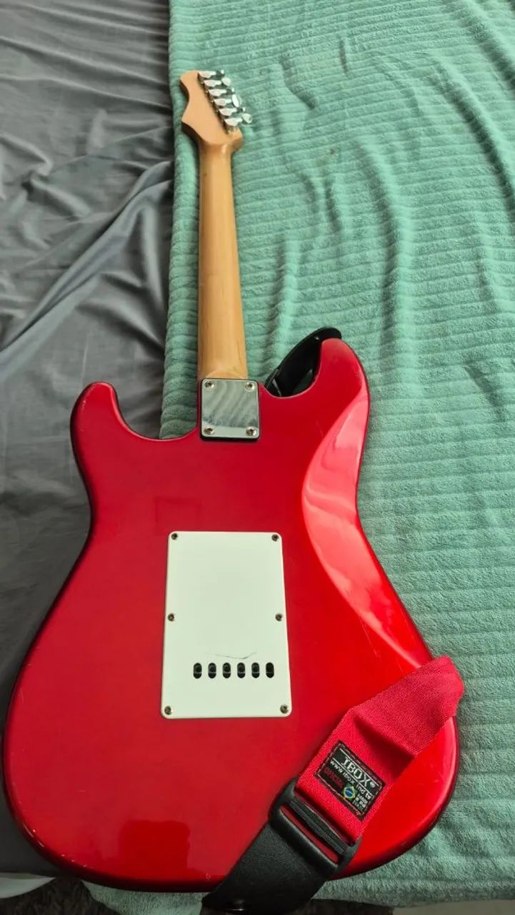 Guitarra elétrica bem conservada - Foto 3