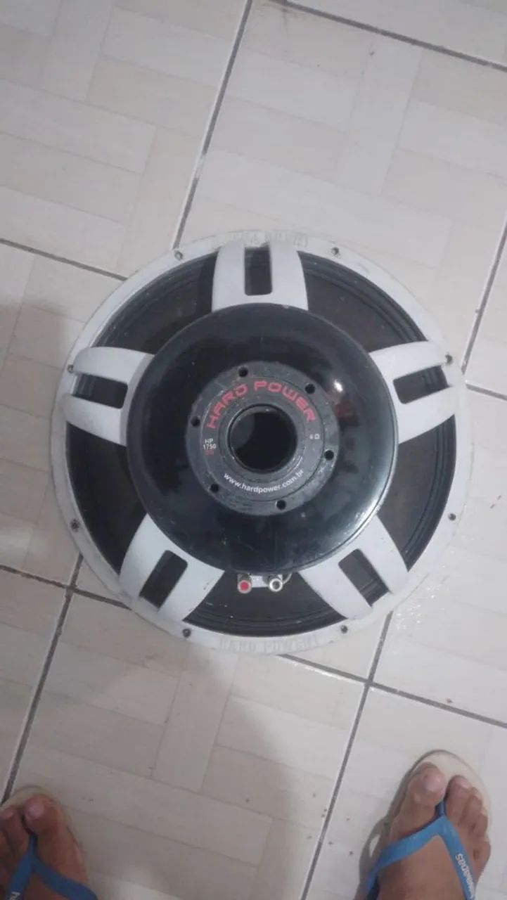Hard power 1750 rms de 18