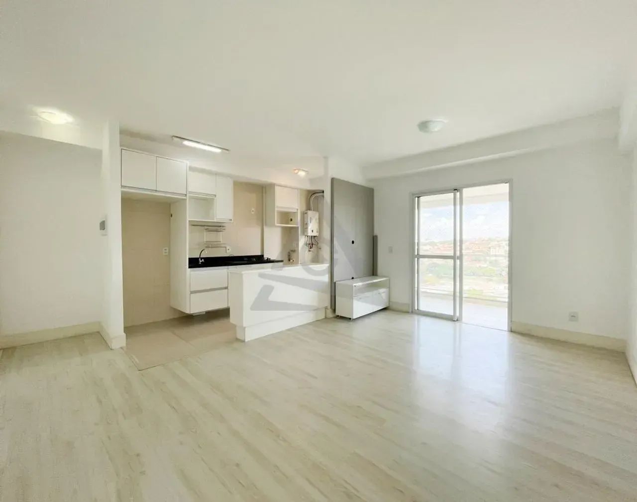 Imóvel para aluguel possui 86 metros quadrados com 3 quartos - Foto 2