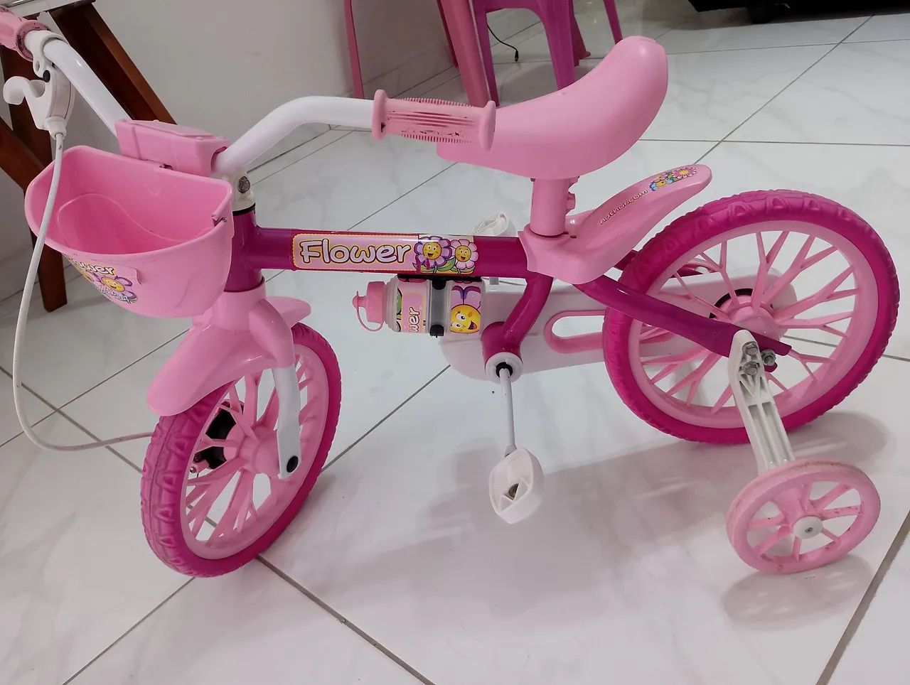 Bicicleta infantil feminina pouco usada - Foto 2