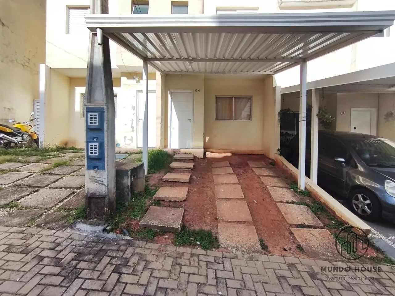 SOBRADO EM CONDOMÍNIO FECHADO