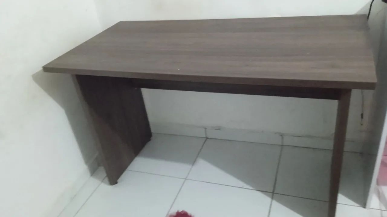 Mesinha de computador com cadeira  - Foto 2