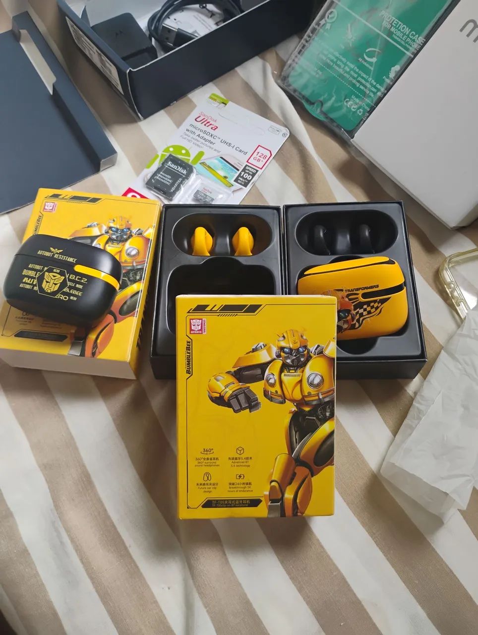 FONE DE OUVIDO BUMBLE BEE TRANSFORMERS - Foto 2