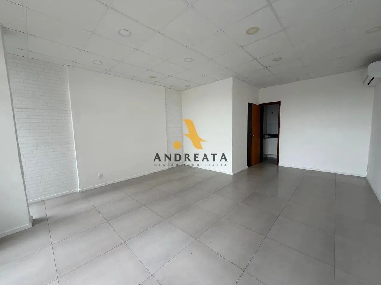 Aluguel de Loja, 39 m², por R$ 2.3 mil, no condomínio Vertice Mall & Offices em Recreio do - Foto 2