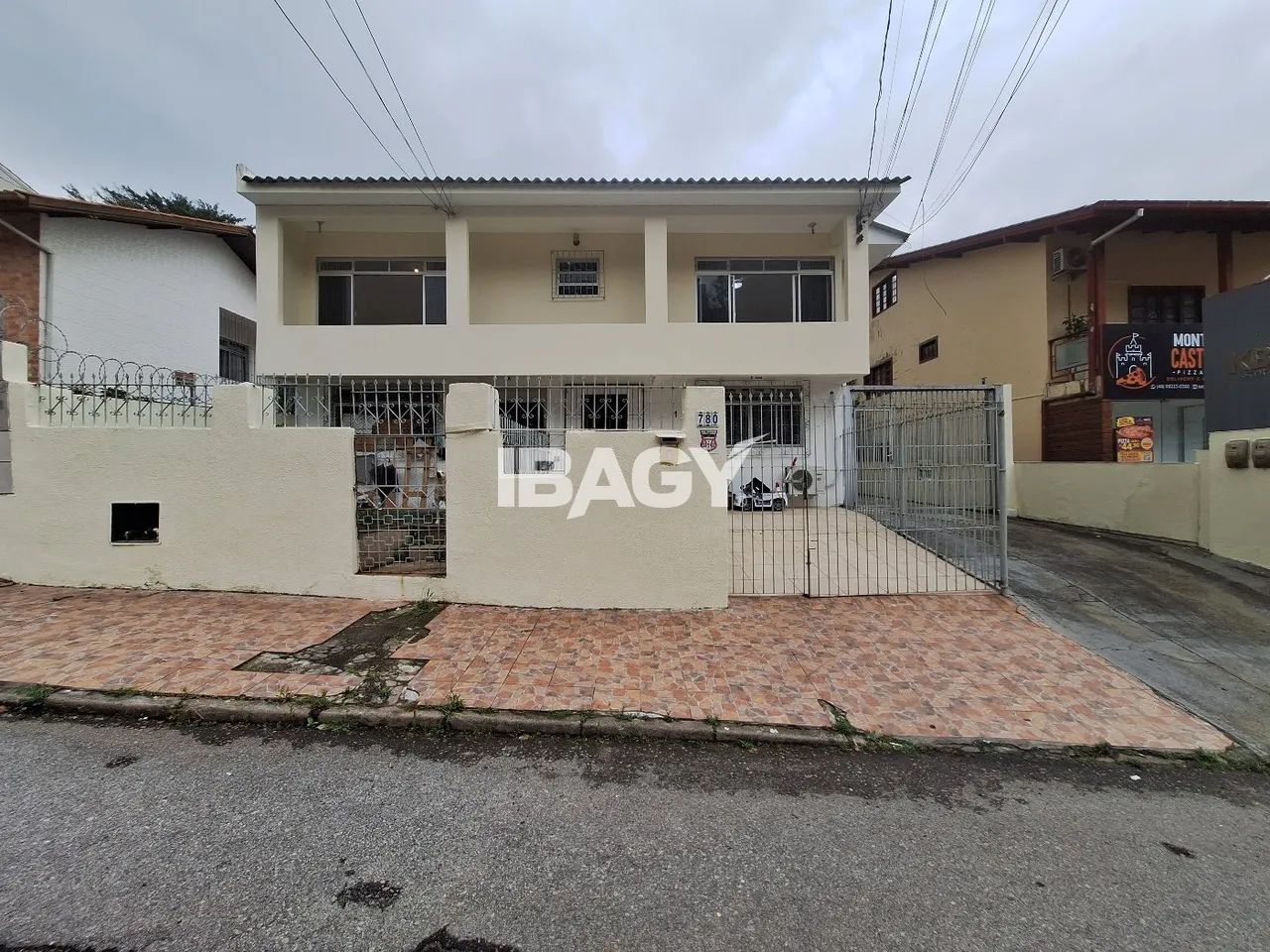 Excelente Casa 5 dormitório(s) em Canto - Florianópolis - Foto 2
