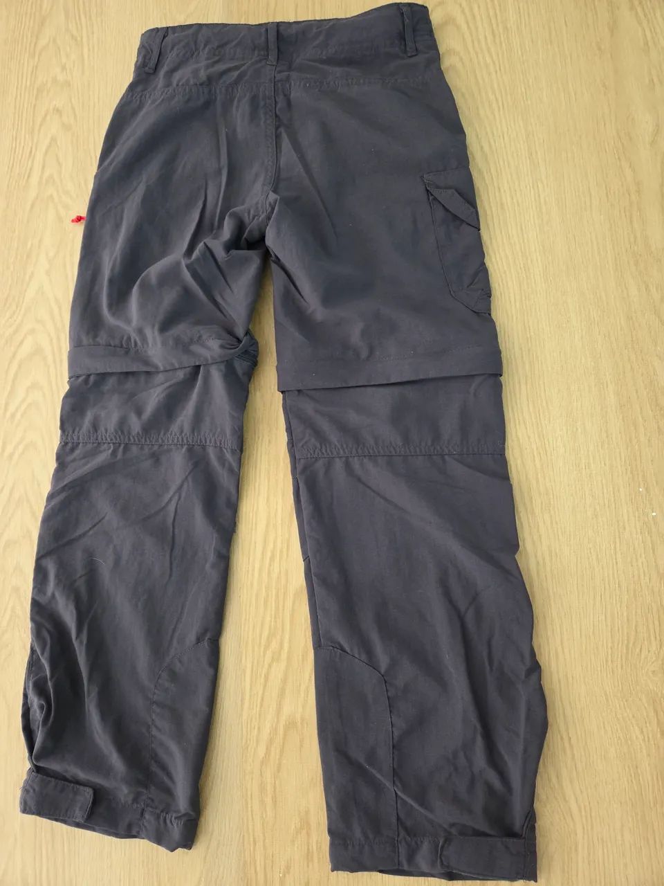 calça de trilha modular quechua infantil 8/9a - Foto 5