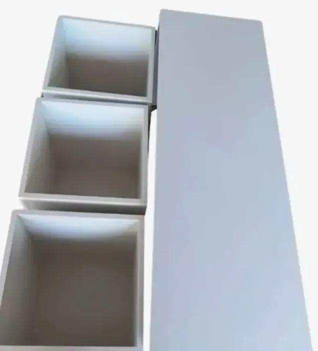 Mesa infantil com 3 baús em mdf na cor branca - Foto 2