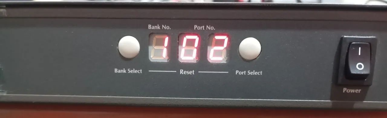 Switch KVM PLANET 8 portas modelo KVM 800. - Foto 5