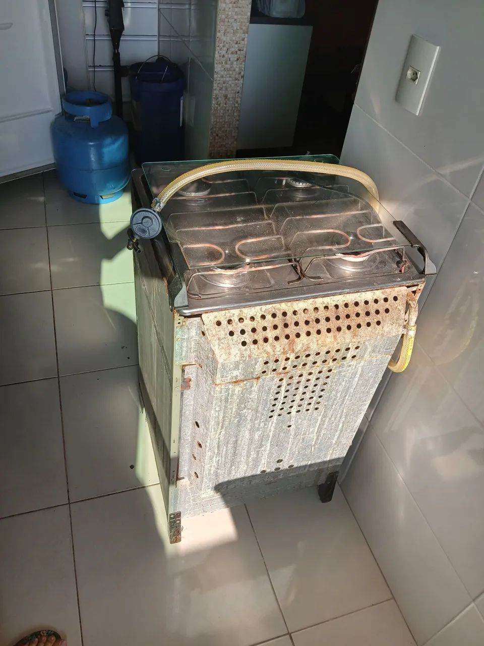 Máquina de lavar, mesa, televisão  - Foto 5