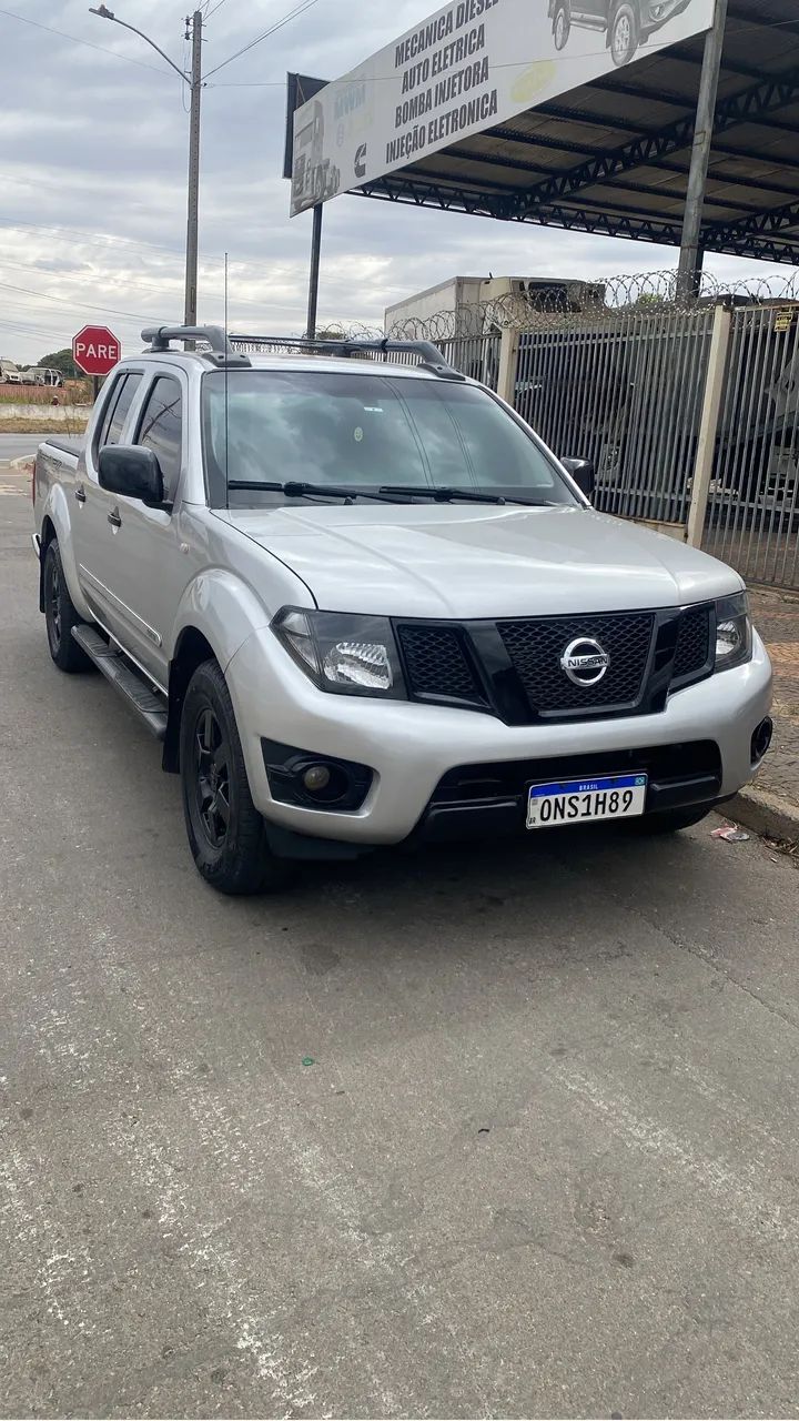 Nissan Frontier SV AT.CD 4X4 2.5 TB DIESEL MEC. 2014