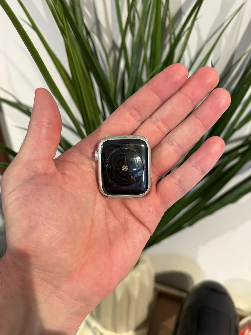 APPLE WATCH SE 44mm GPS + Celular (85% bateria) - Foto 4