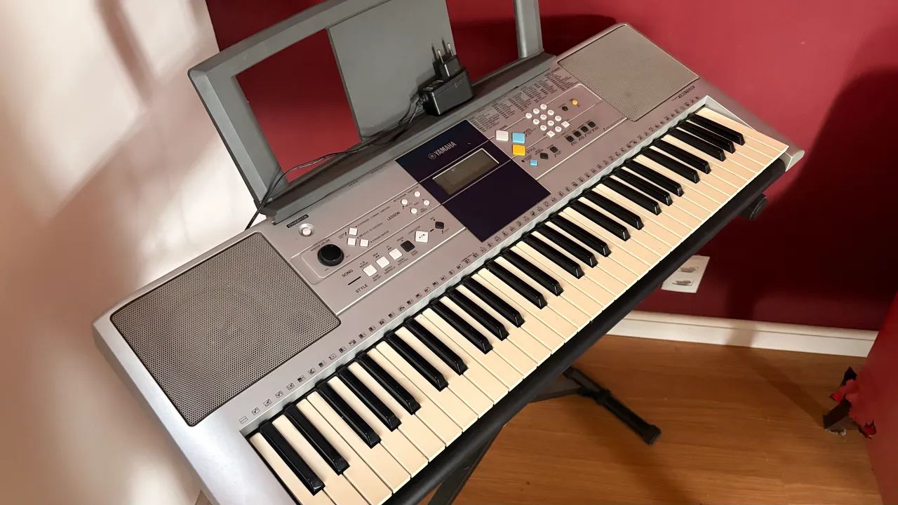 Teclado Eletrônico Yamaha PSR-E323 - Foto 2