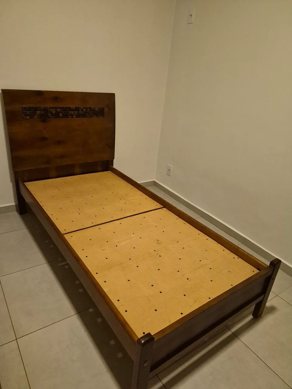 Cama solteiro com colchão  - Foto 2