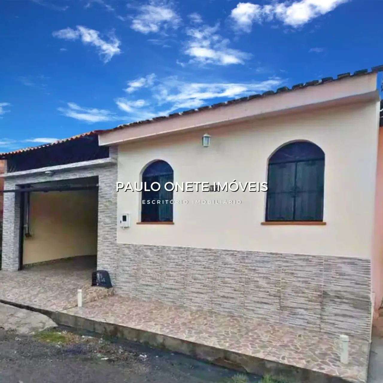 CASA EM PETRÓPOLIS - CONJUNTO VALE DO AMANHECER