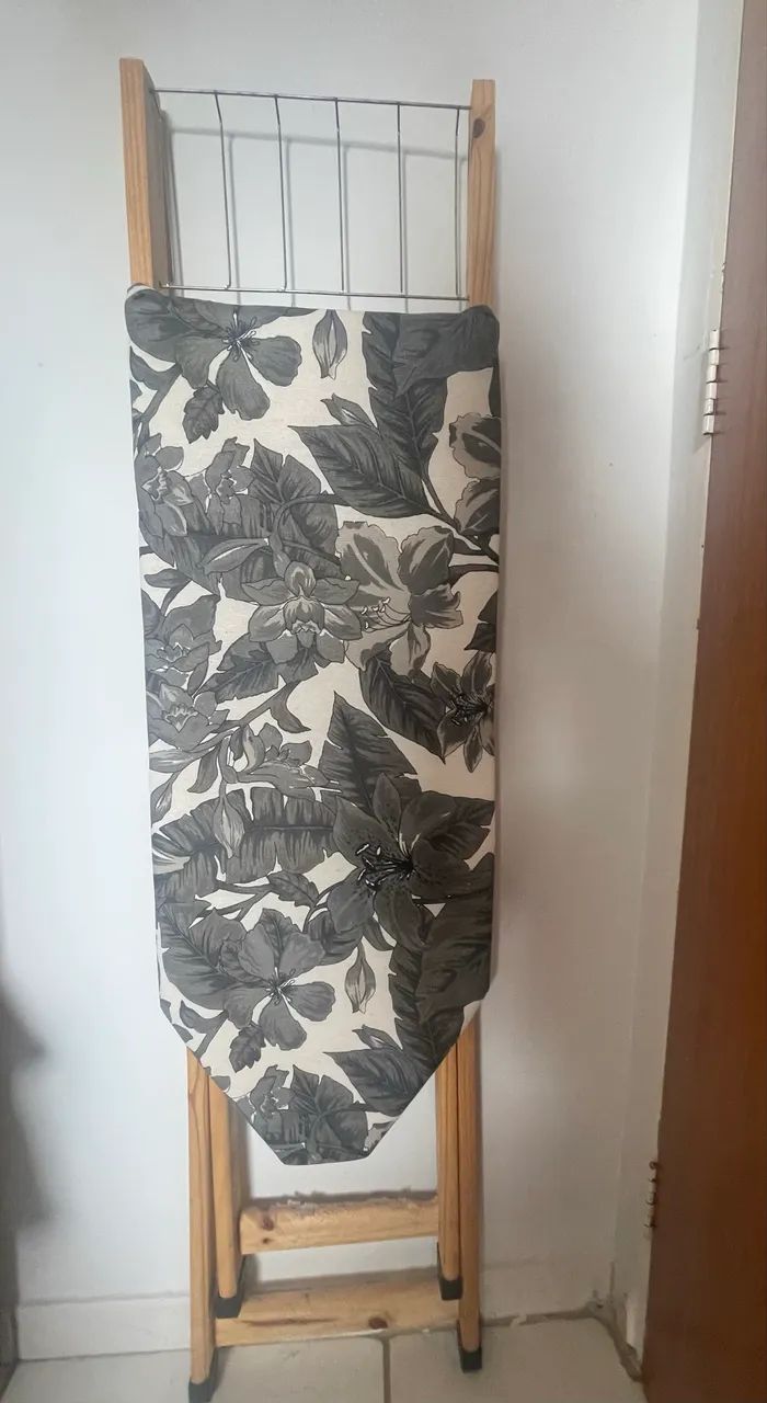 Tábua de Passar Roupa Dobrável / Compacta 