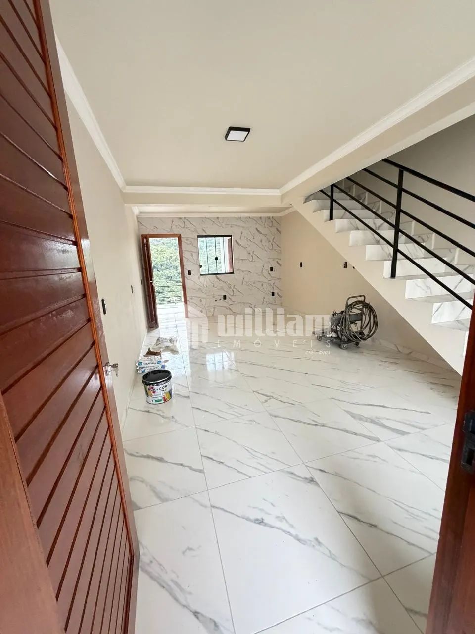 TRIPLEX COM 2 SUÍTES (BAIRRO ÁGUAS CLARAS)