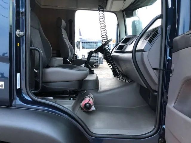 Transferência de dívida, VW Constellation 24.280 Bau ano 2014  - Foto 2