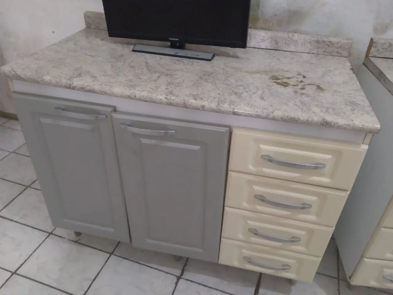Monitor e teclado 