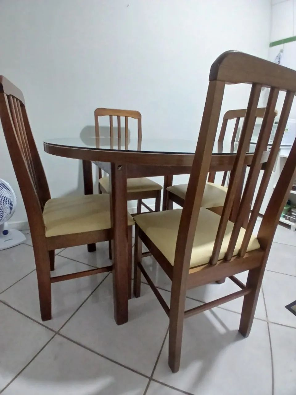 Mesa de jantar redonda com 4 cadeiras - Foto 5