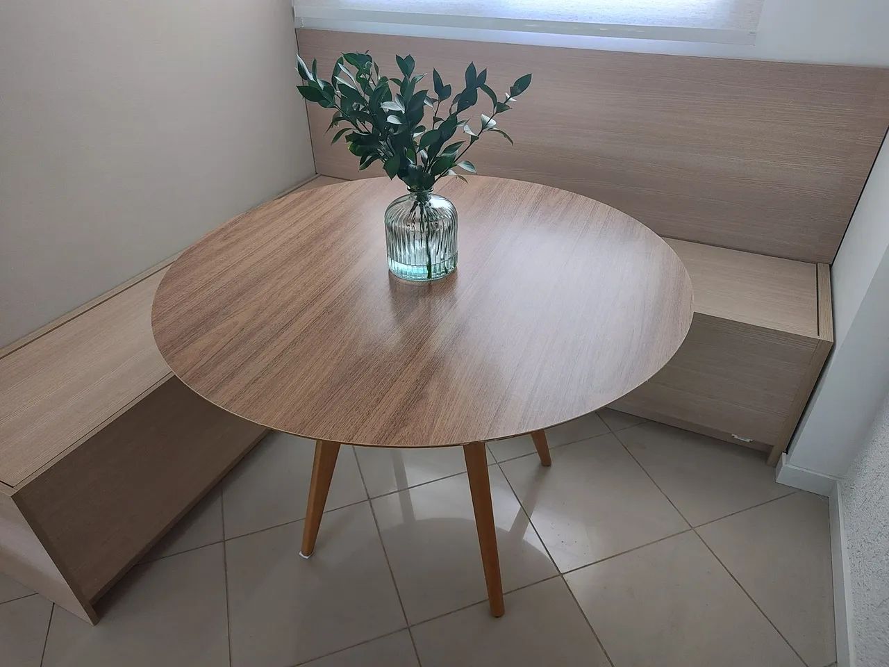 ? Mesa de Jantar Redonda Estilo Escandinavo - Excelente Estado?