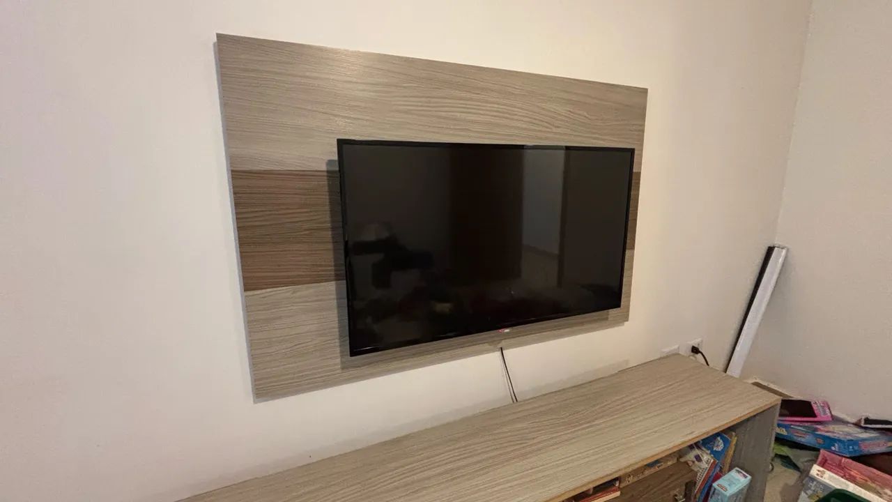 Smart Tv 42? AOC com Rack incluso de cortesia