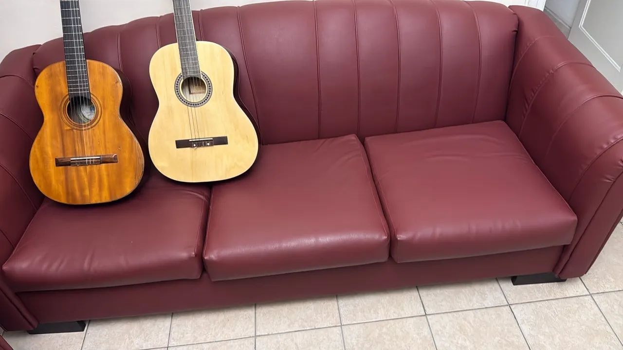 Sofá Chesterfield em couro 