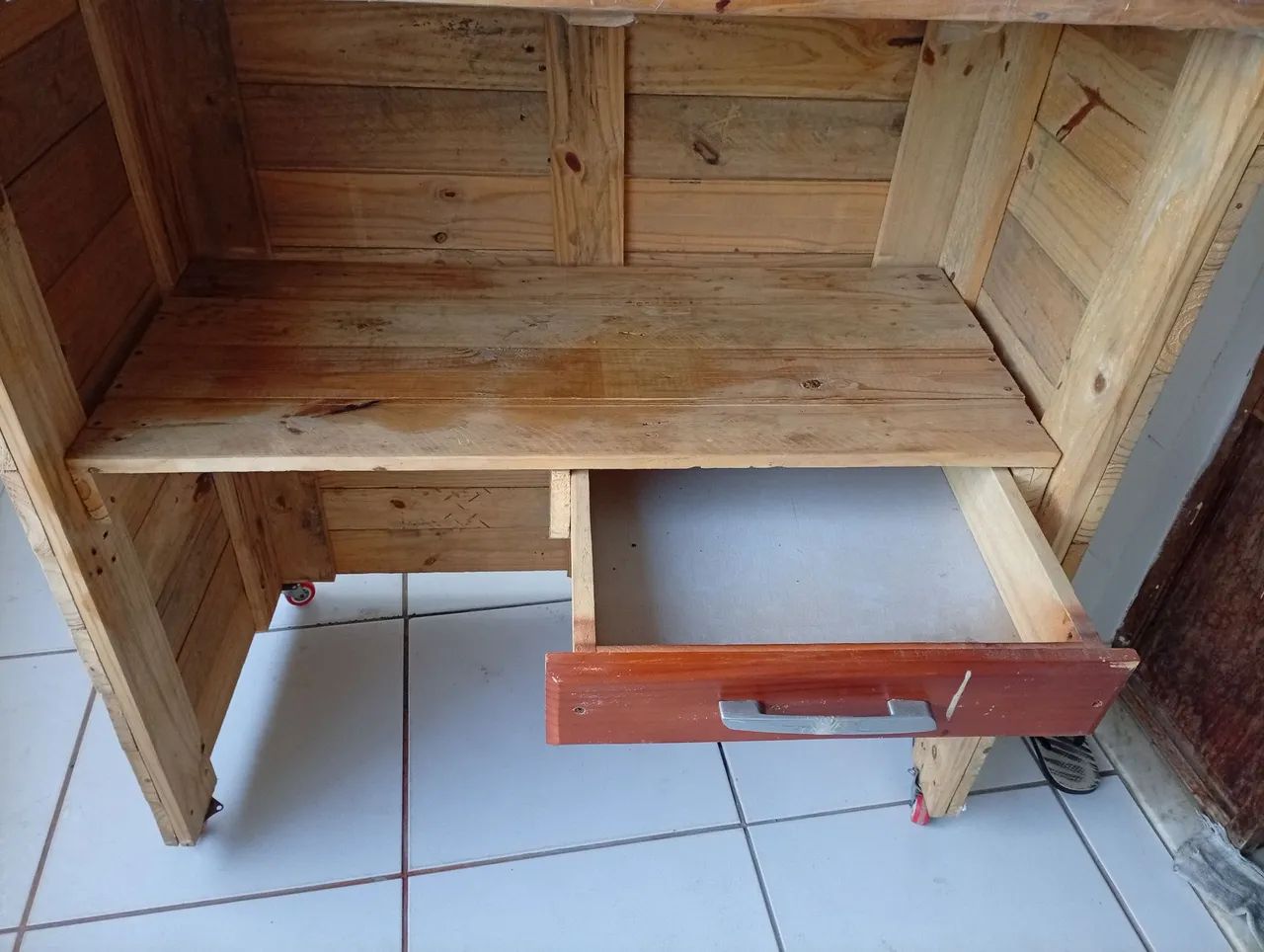 Vende-se bancada de paletes - Foto 3
