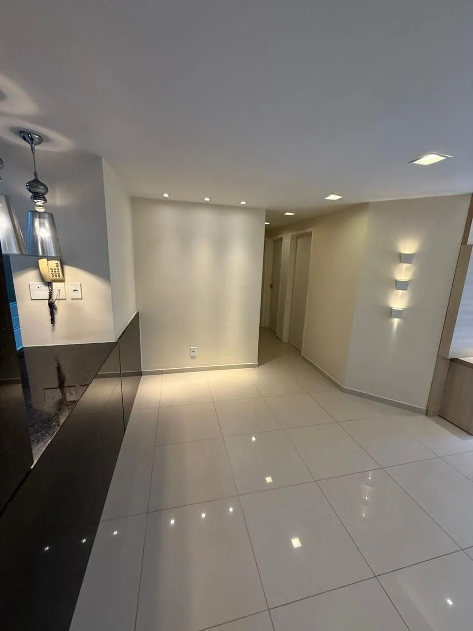 ALUGO APARTAMENTO SEMI MOBILIADO - EDIFICIO PONTA NEGRA RENASCENÇA - Foto 2