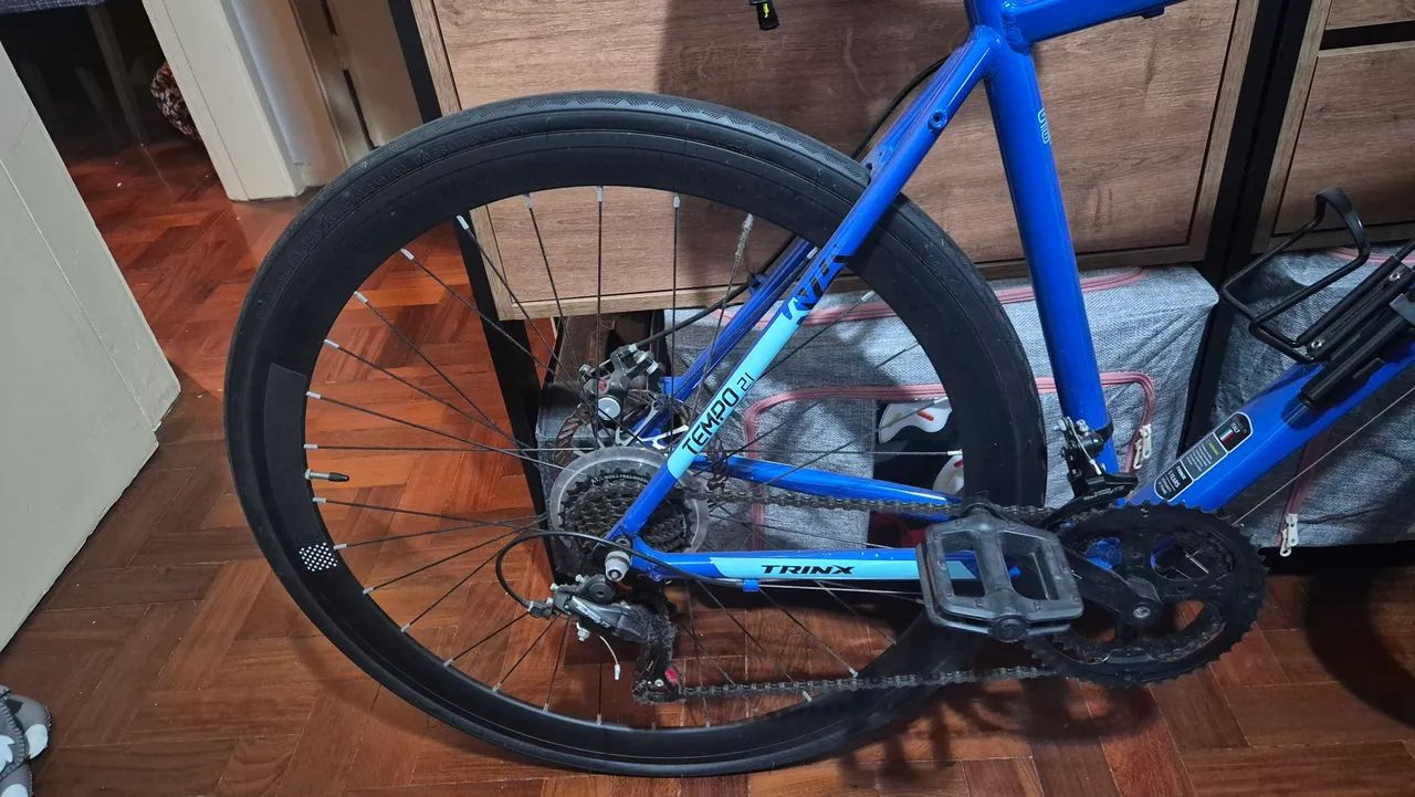 Bicicleta Trinx Tempo 2.1 + Kit de treino - Foto 4
