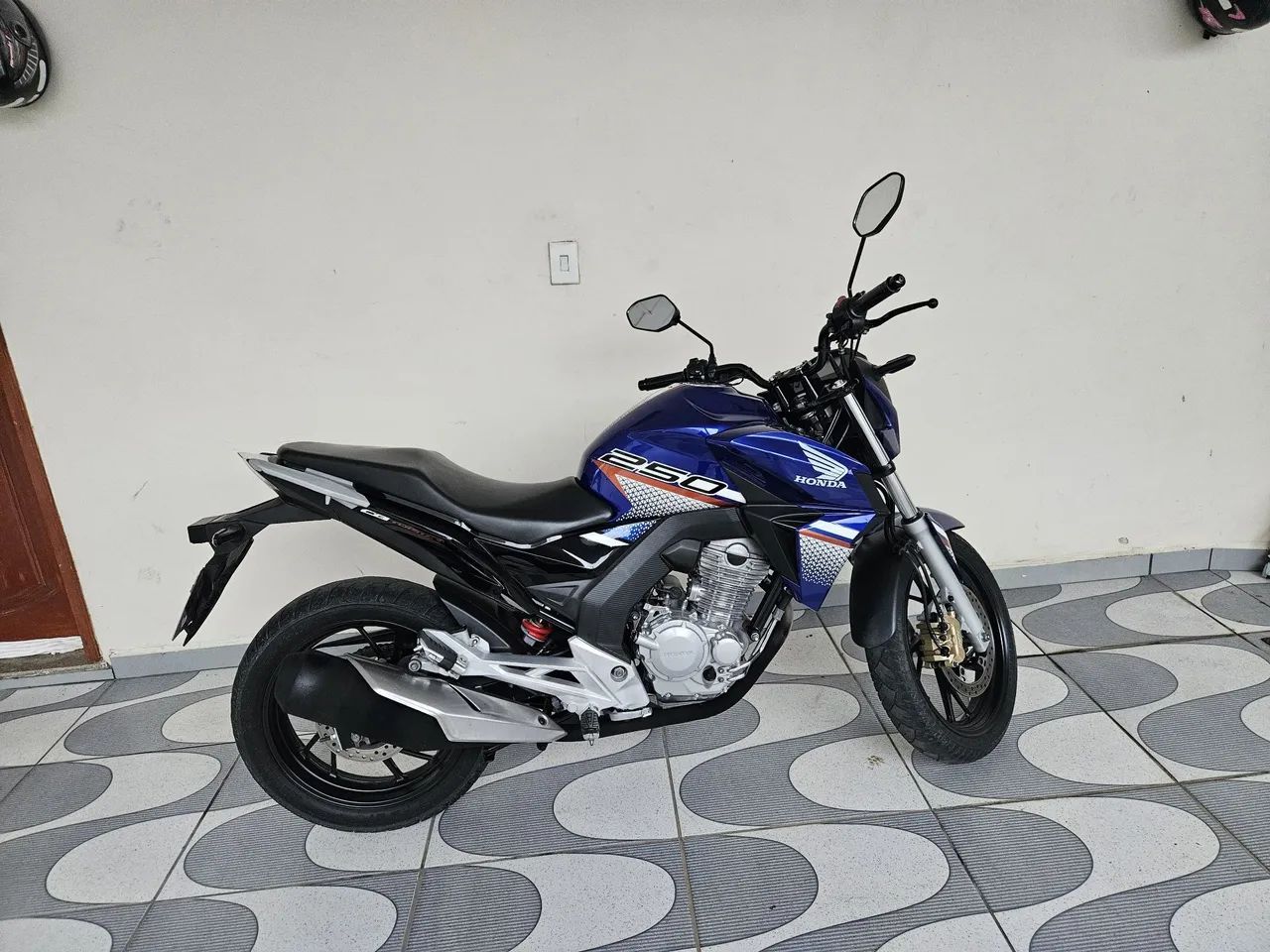 Vendo CB 250  - Foto 2