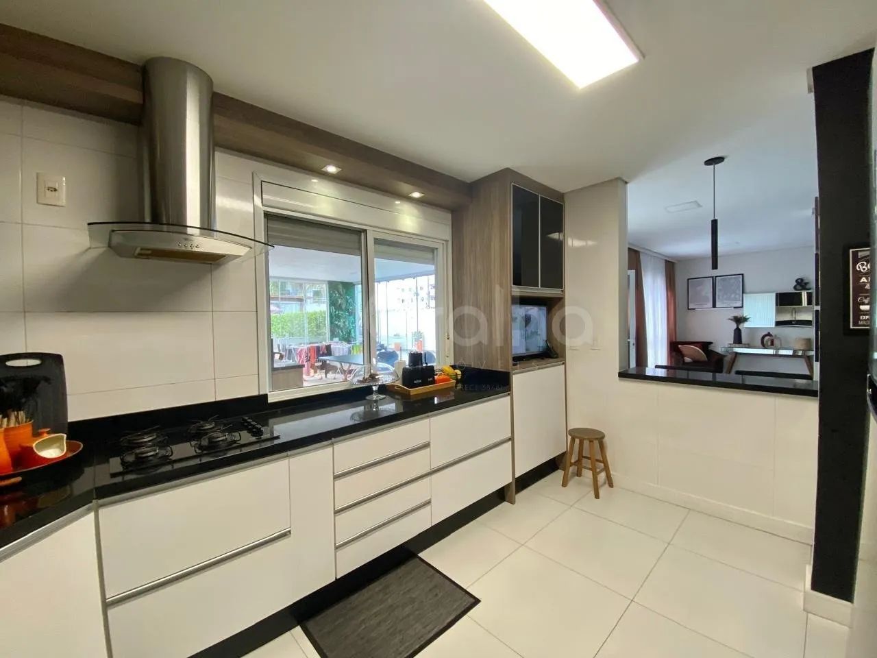 Casa Residencial de 302,00 m² com 3 quartos sendo 3 suíte no Balneário - Foto 3