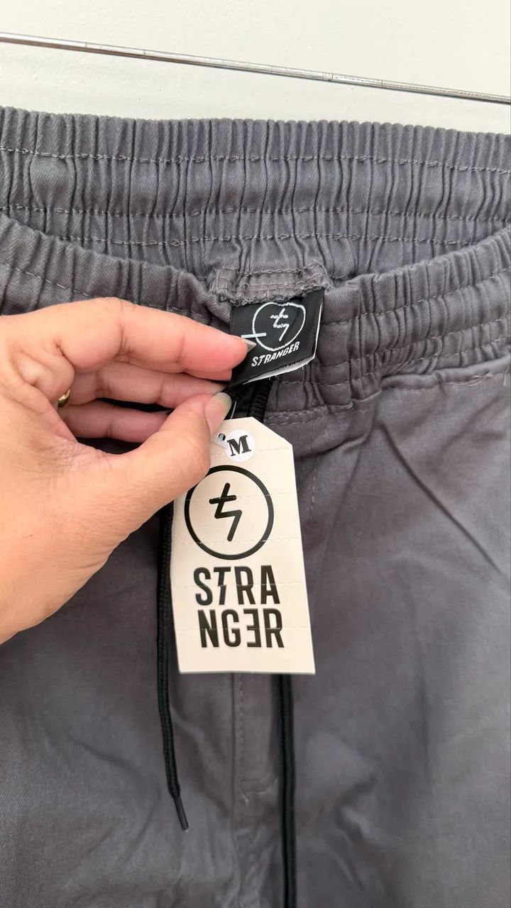 Calça cargo com bolsos cinza  - Foto 3