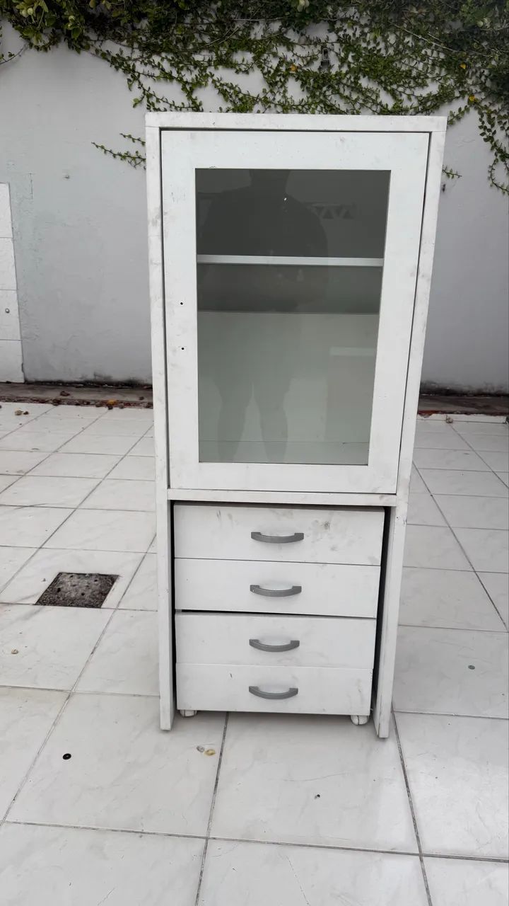 Armário com gaveteiro - detalhe em vidro - Foto 5