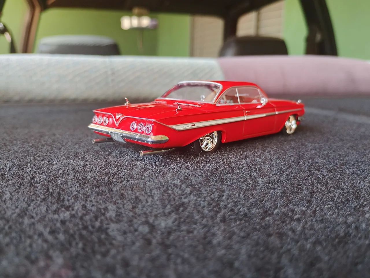 Miniatura Chevy Impala 1961 - Foto 4
