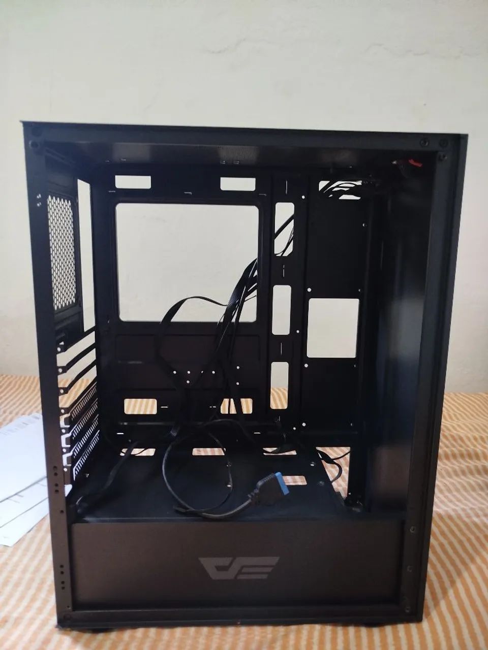 Gabinete aigo darkflash 