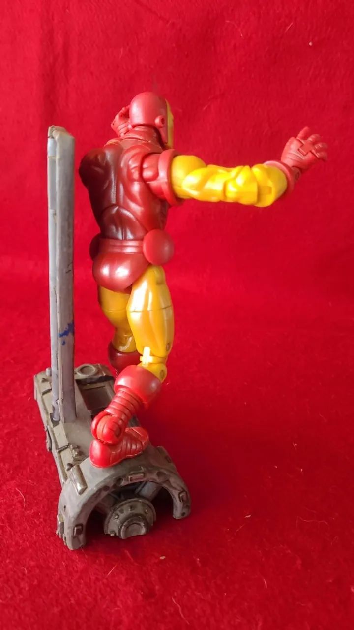 Action figure Iron Man Marvel Legends com gibi - 2002 - Foto 3