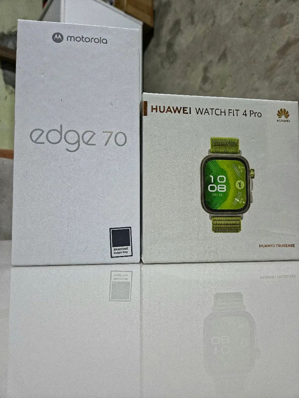 Moto Edge 70 + Huawei Watch Fit 4 Pro