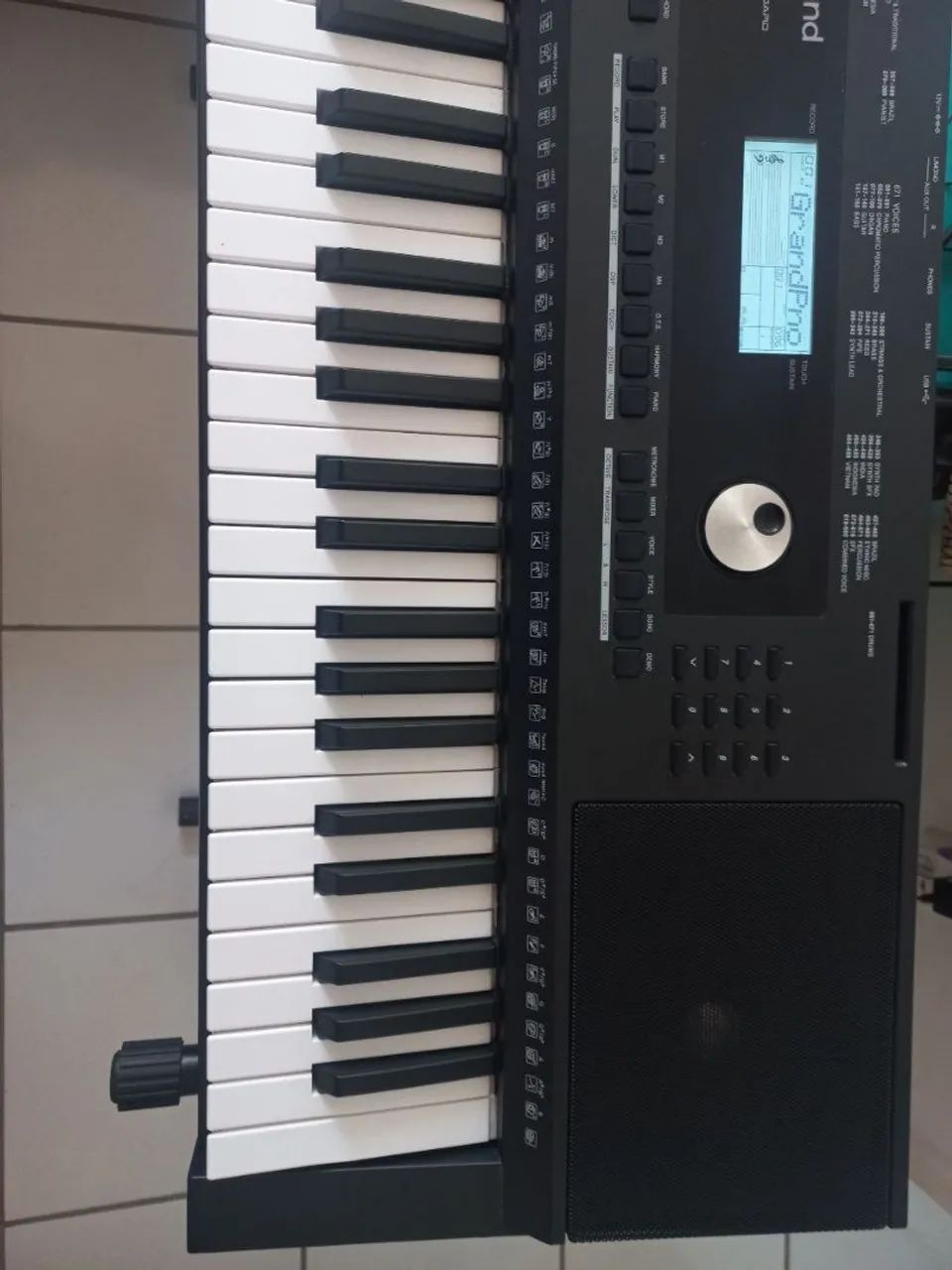 Teclado Roland Ex20a  com capa e suporte - Foto 4