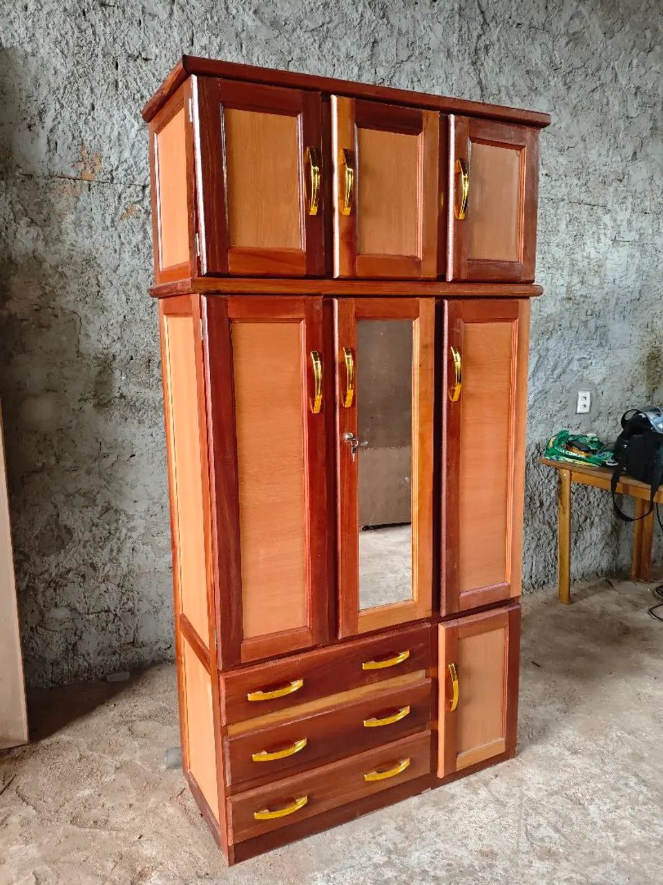 Guarda roupa de solteiro 3 portas com maleiro  - Foto 2