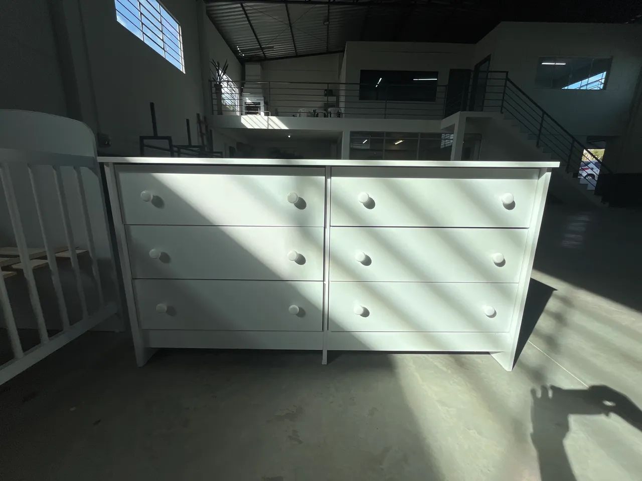 Berço 3 em 1 para colchão 130 x 60 cm, com cômoda framboesa  - Foto 3