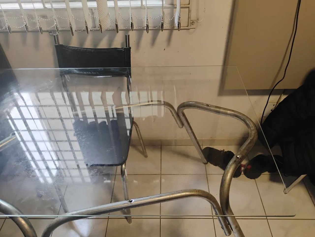 Mesa com tampo de vidro  - Foto 4