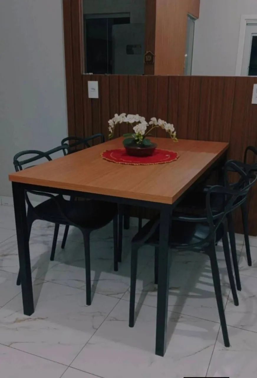 Mesa de Madeira completa 1.36x80 com Pés Industriais + 4 Cadeiras - Foto 3