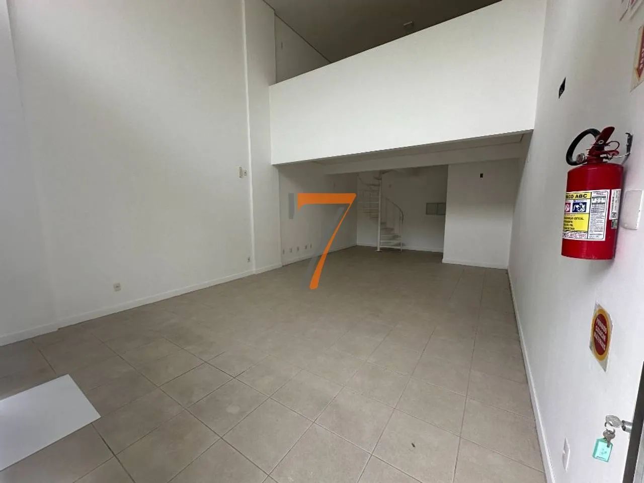 Loja para alugar, 76 m² por R$ 4.537/mês - Canto - Florianópolis/SC - Foto 4
