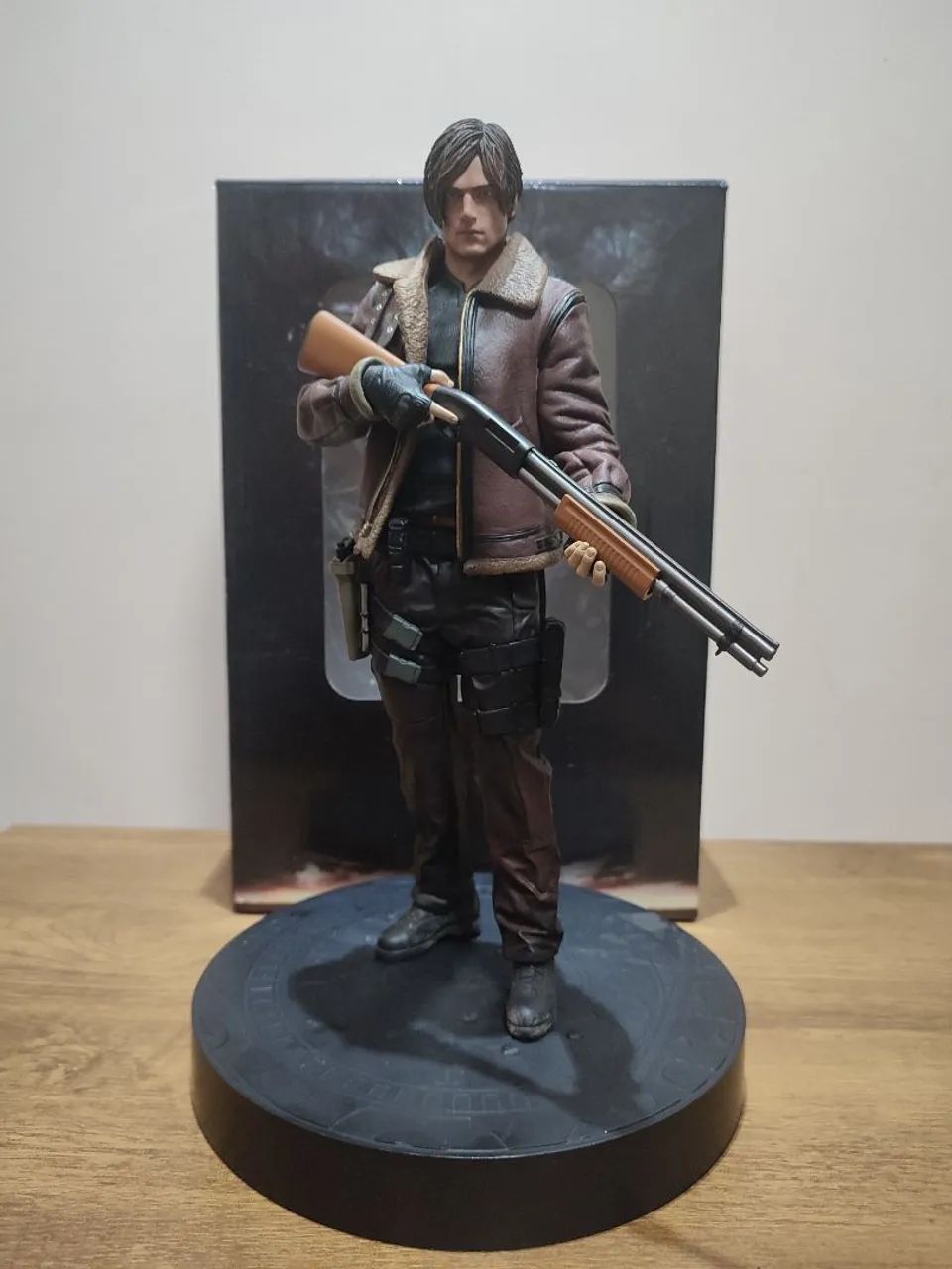 Leon S Kennedy RE4 remake 