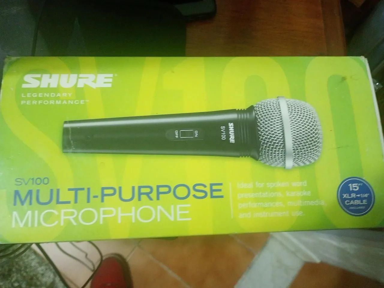 Microfone Shure incluído cabo